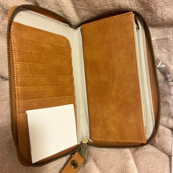 Thirty One All About The Benjamin’s Wallet NWT - Picture 3 of 3